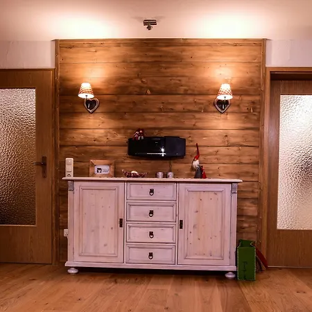 Gaestehaus-einkehr דירה *